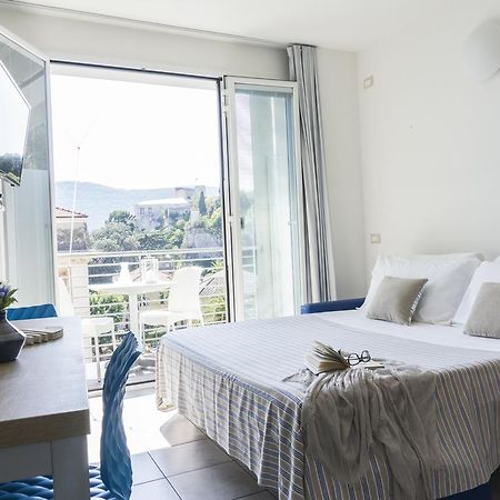 Residence San Valentino Finale Ligure Buitenkant foto