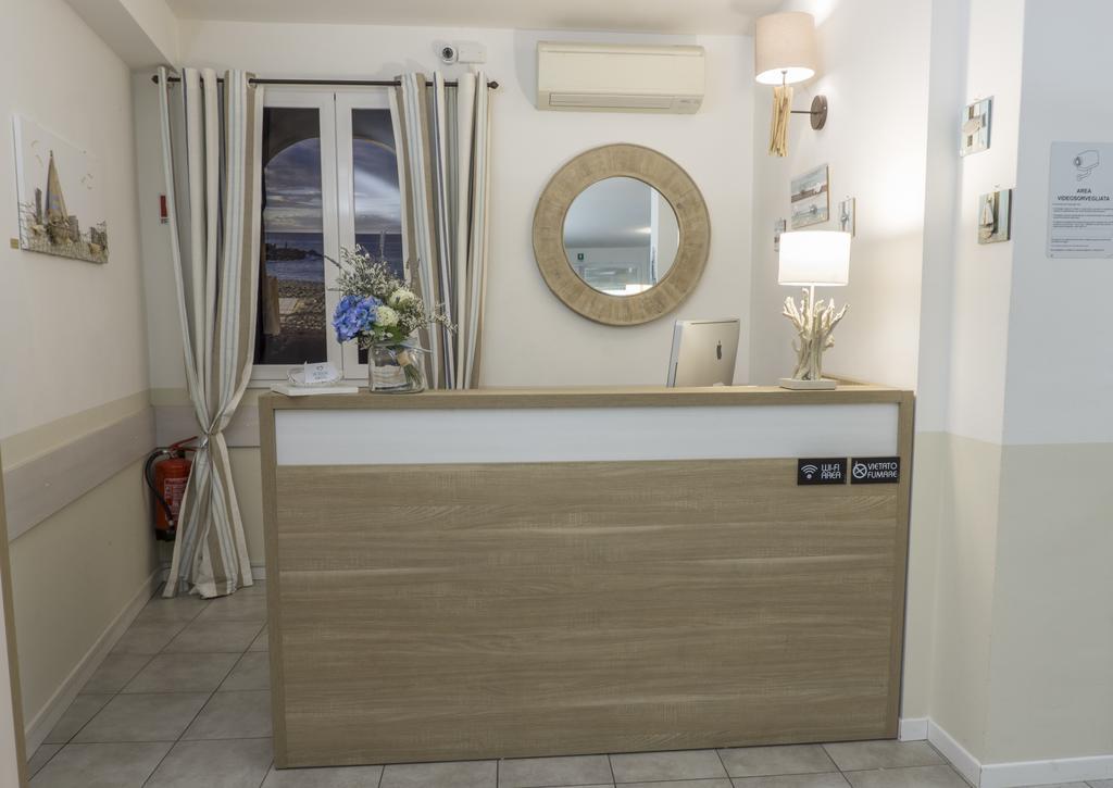 Residence San Valentino Finale Ligure Buitenkant foto